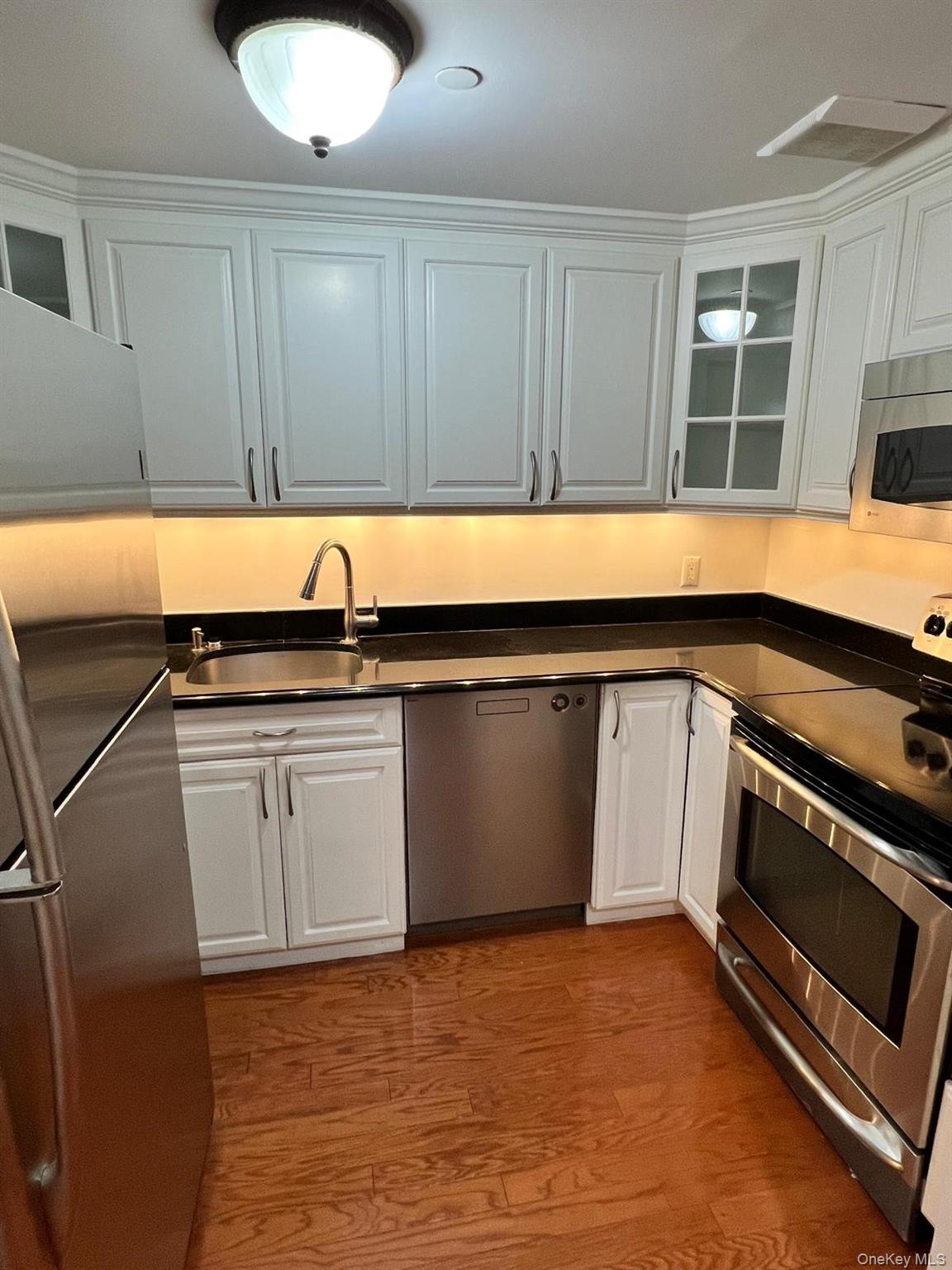 100 Cutter Mill Road, Unit 4H Great Neck, NY 11021 - Photo 13 of 27
