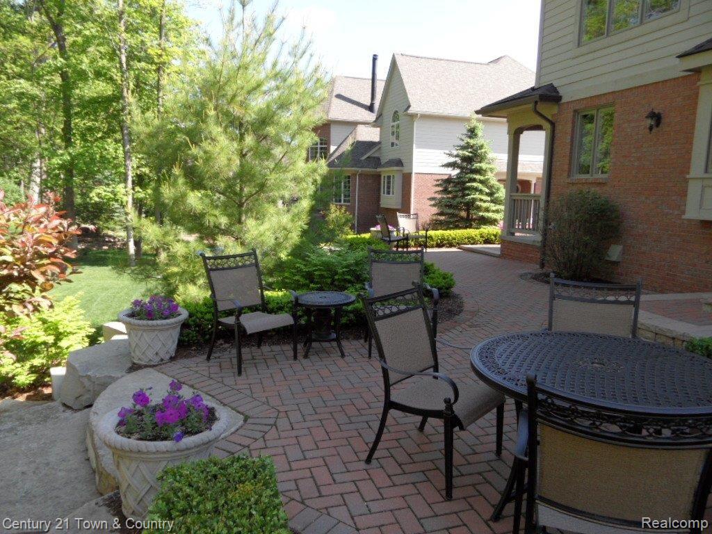 3195 St James Court Rochester, MI 48306 - Photo 24 of 25 Patio