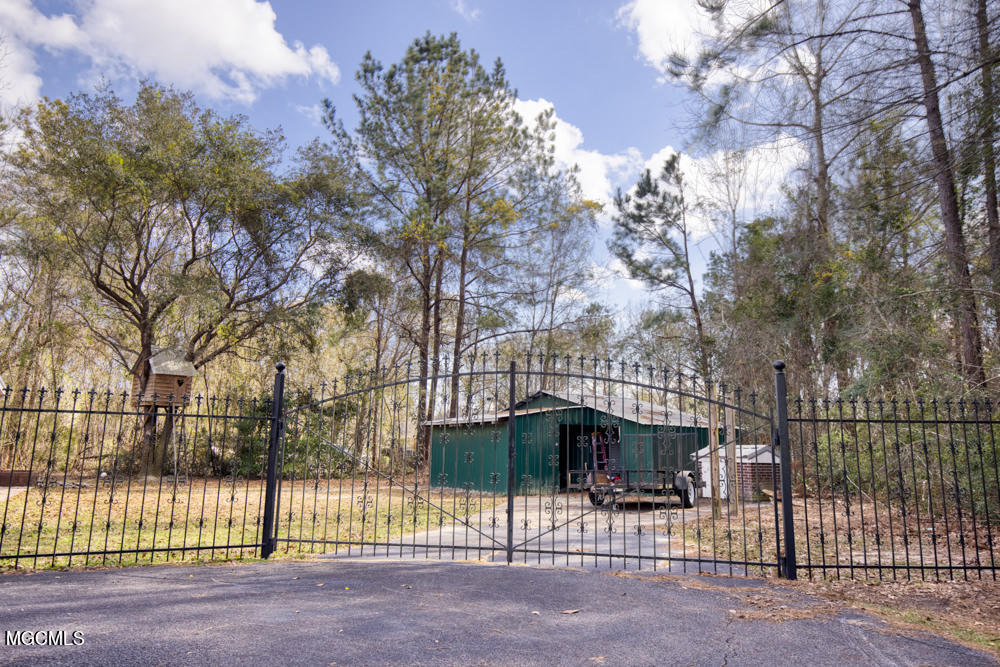12418 Seaman Road Vancleave, MS 39565 - Photo 18 of 19 12418 Seaman Dr Vancleave-34