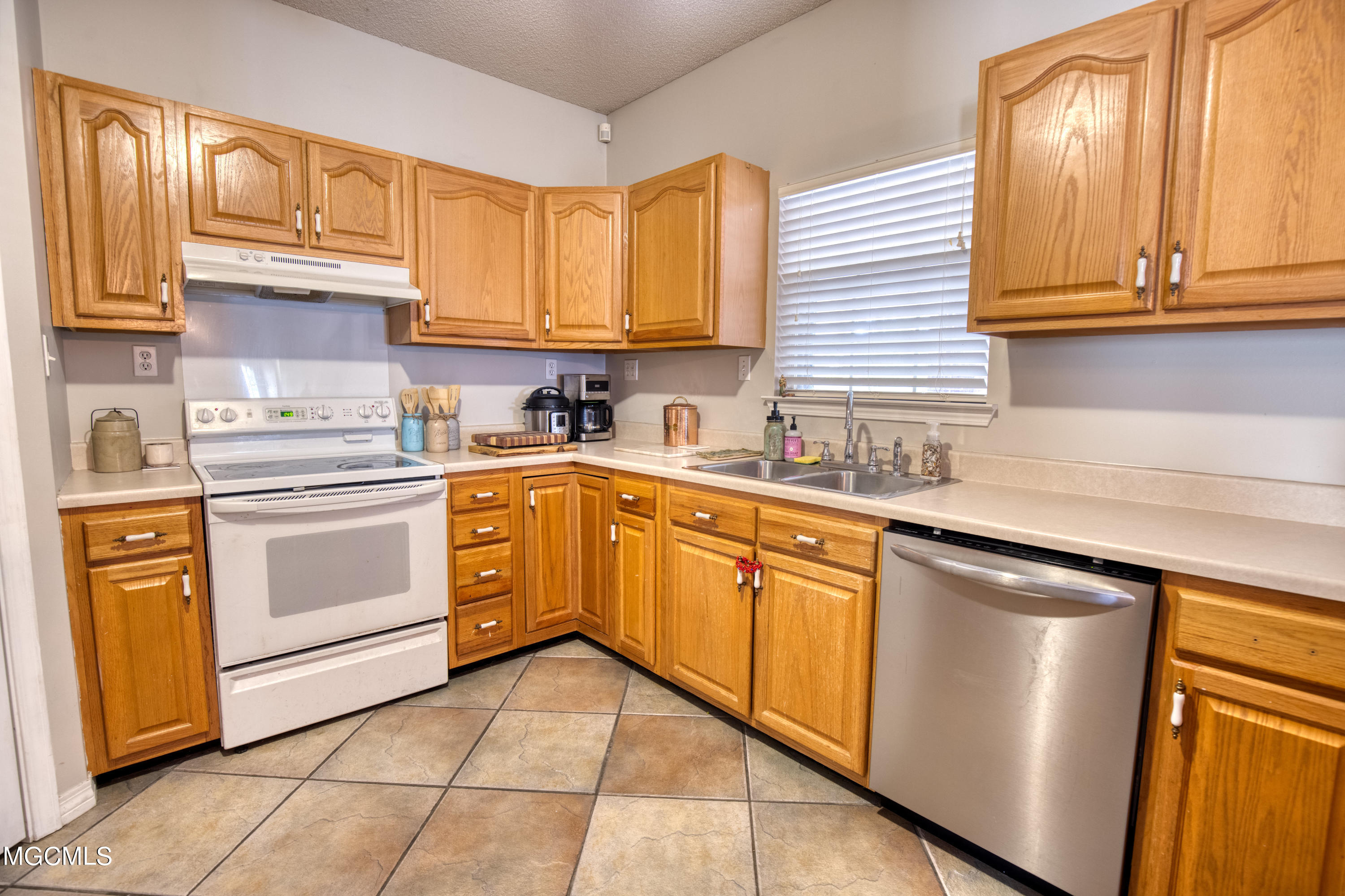 12418 Seaman Road Vancleave, MS 39565 - Photo 6 of 19 12418 Seaman Rd Vancleave-13