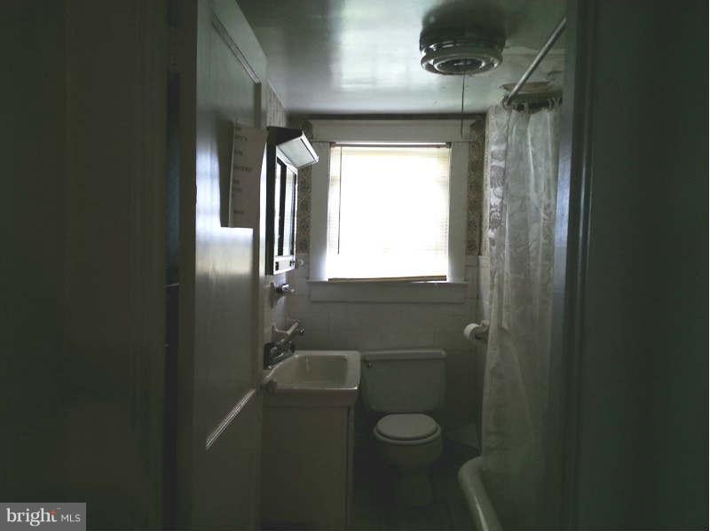 3355 Apple Pie Ridge Road Winchester, VA 22603 - Photo 21 of 29 a bathroom with a toilet and a shower