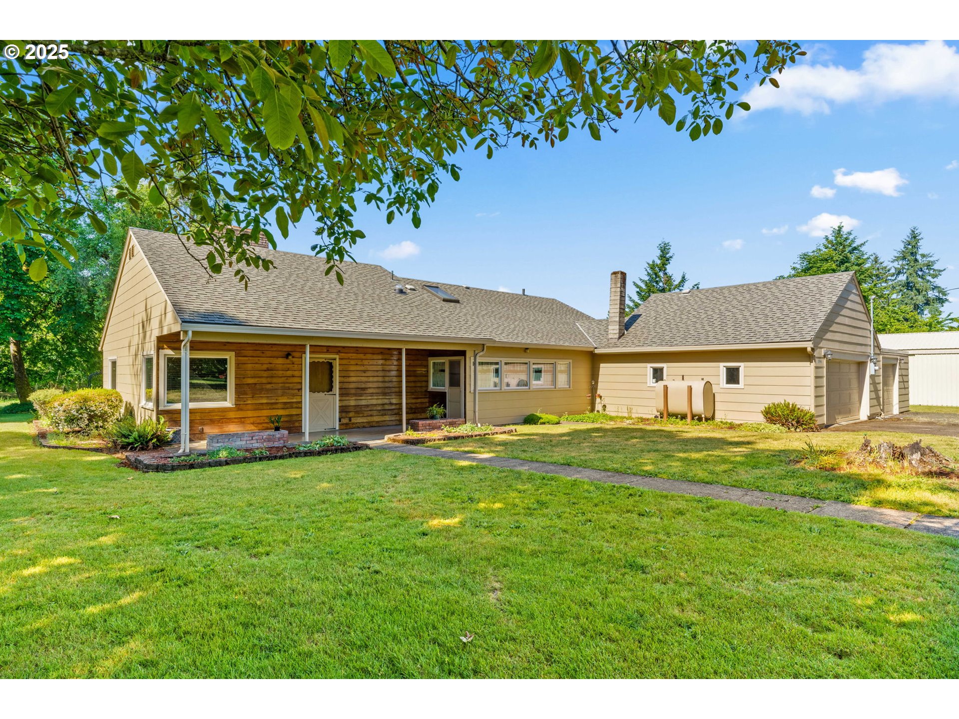 36744 Immigrant Road Pleasant Hill, OR 97455 - Photo 3 of 48 Gallery Image 3