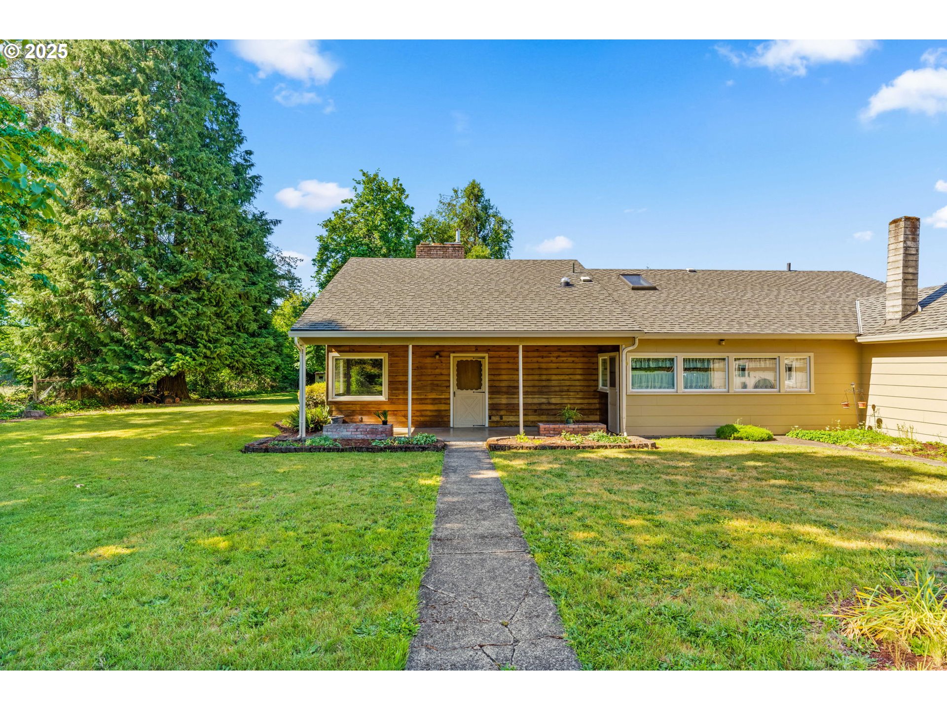 36744 Immigrant Road Pleasant Hill, OR 97455 - Photo 4 of 48 Gallery Image 4