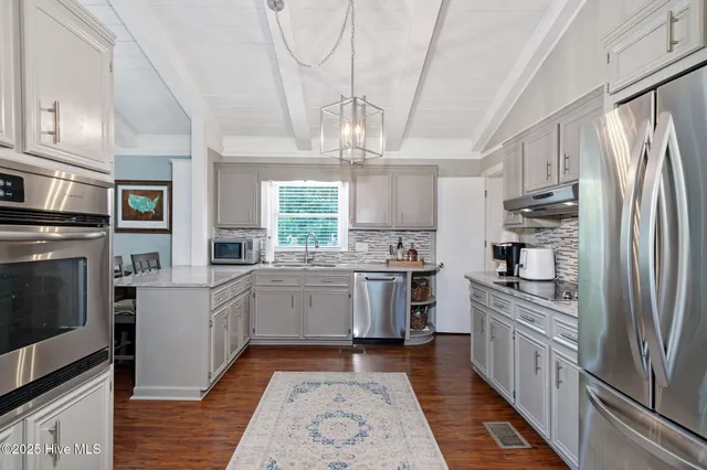 $395,000 | 513 East Westbrook Street, Wallace, NC 28466