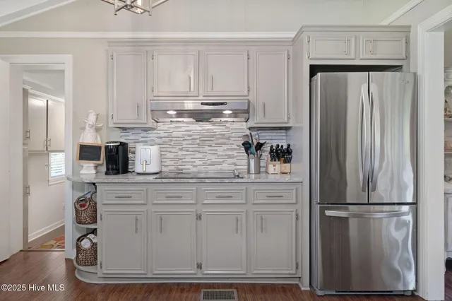 $395,000 | 513 East Westbrook Street, Wallace, NC 28466