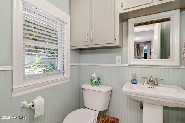 $395,000 | 513 East Westbrook Street, Wallace, NC 28466