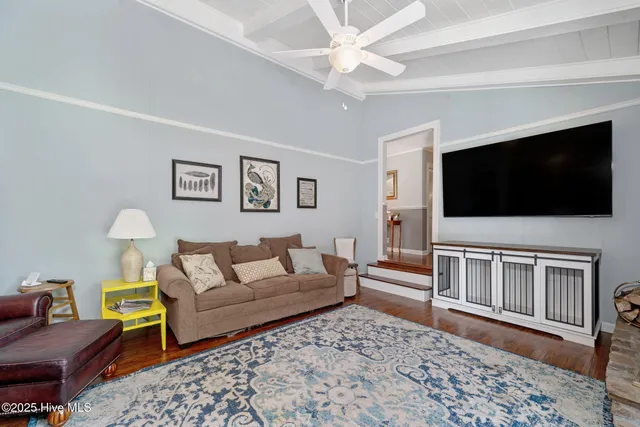 $395,000 | 513 East Westbrook Street, Wallace, NC 28466