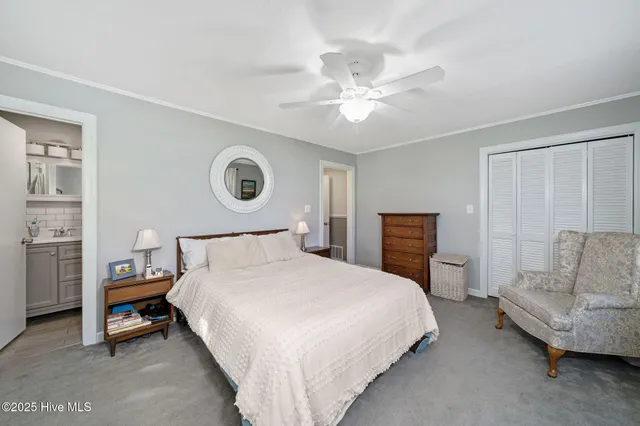 $395,000 | 513 East Westbrook Street, Wallace, NC 28466