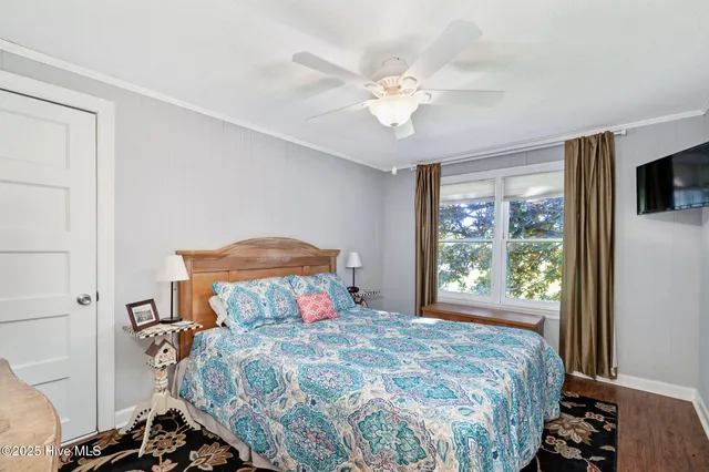 $395,000 | 513 East Westbrook Street, Wallace, NC 28466