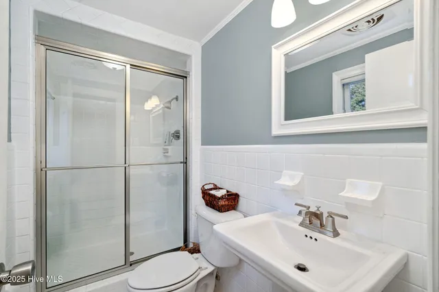 $395,000 | 513 East Westbrook Street, Wallace, NC 28466