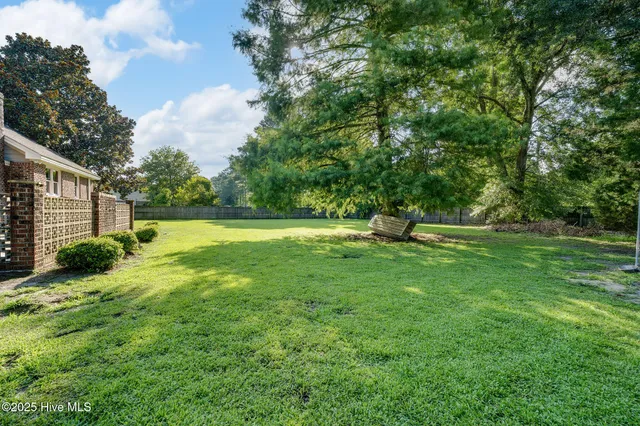 $395,000 | 513 East Westbrook Street, Wallace, NC 28466