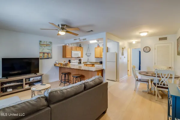 $1,550 | 1664 Beach Boulevard, Unit 170, Biloxi, MS 39531