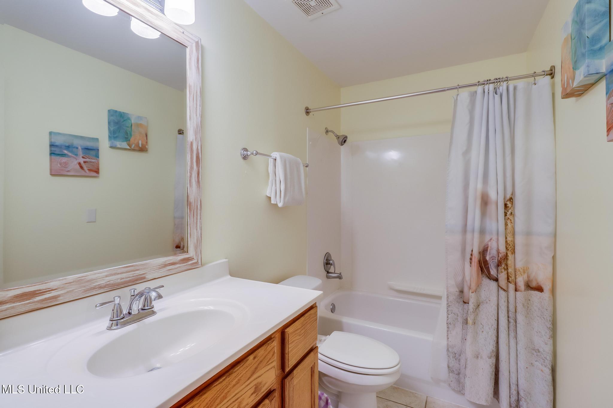 1664 Beach Boulevard, Unit 170 Biloxi, MS 39531 - Photo 10 of 14 IMG_0730-Edit