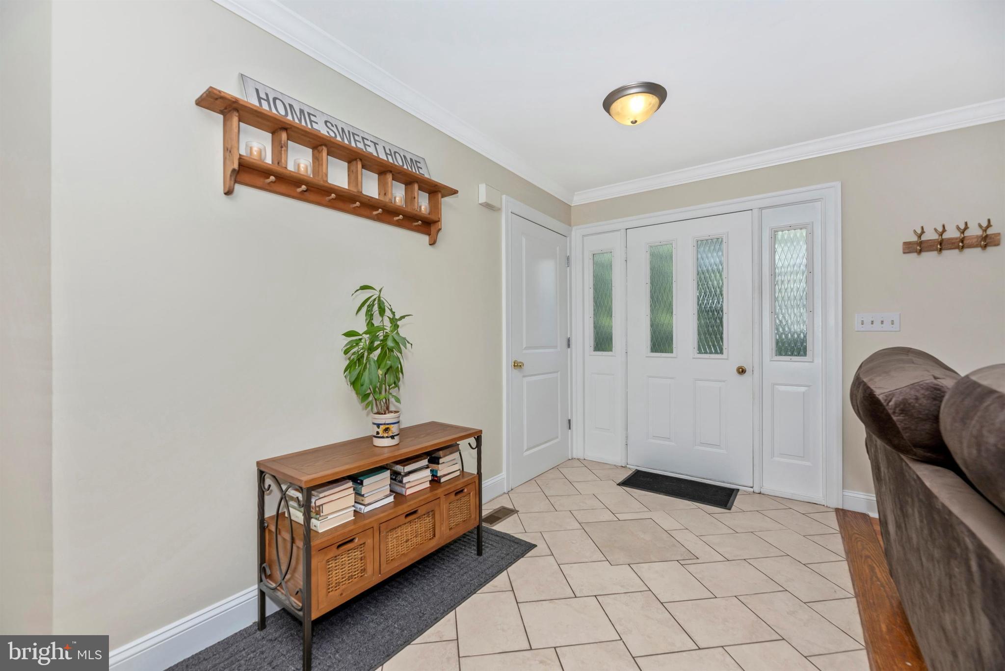 11615 Houck Road Union Bridge, MD 21791 - Photo 2 of 46 Front Foyer