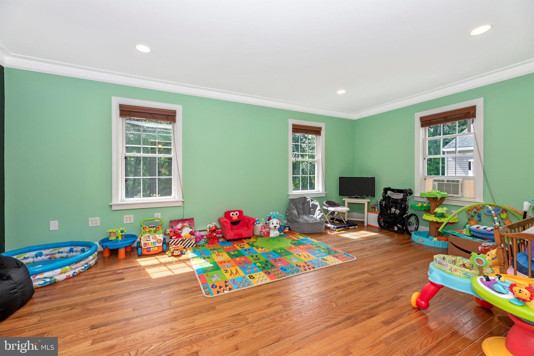 11615 Houck Road Union Bridge, MD 21791 - Photo 16 of 46 Upstairs office, playroom.