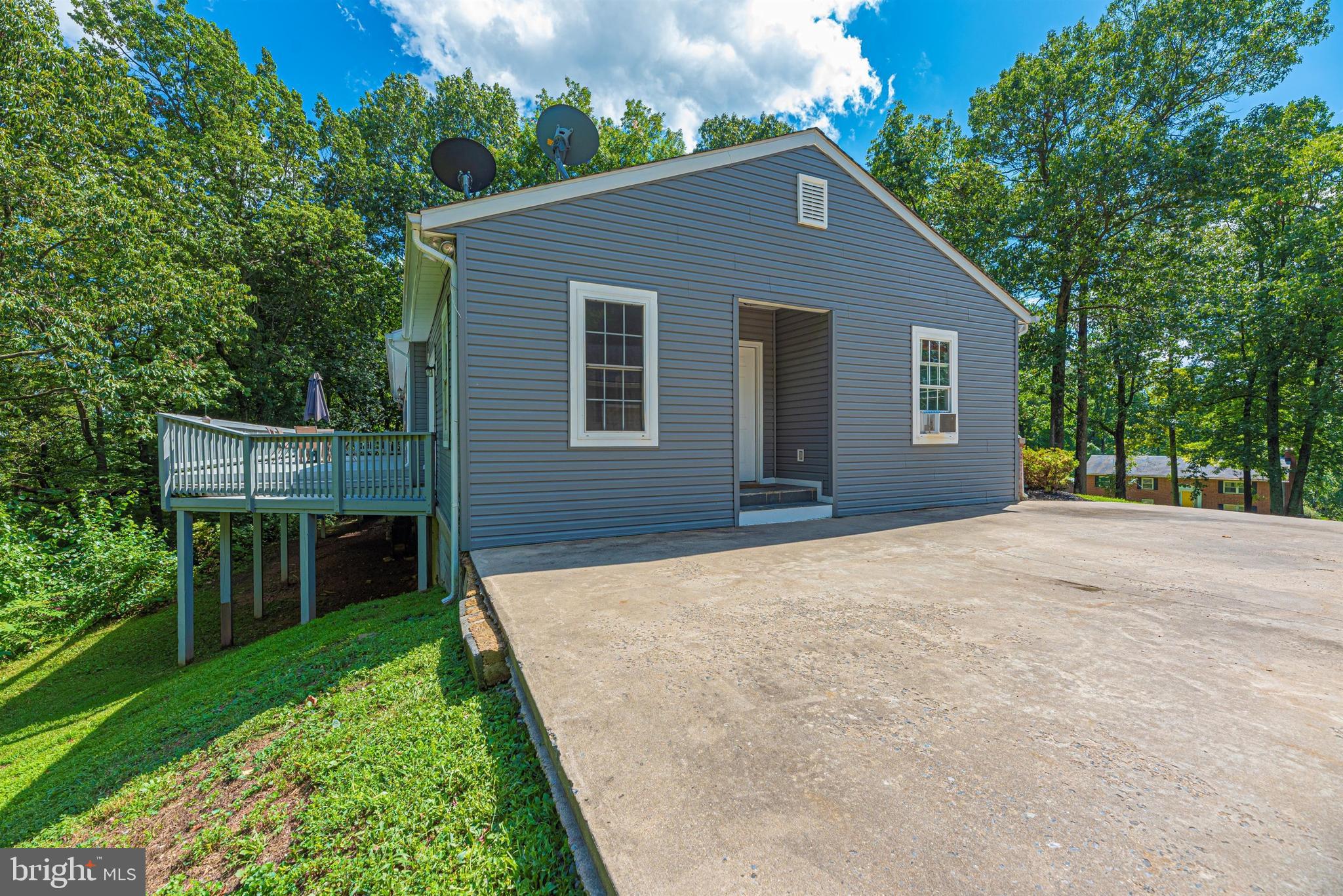 11615 Houck Road Union Bridge, MD 21791 - Photo 42 of 46 side entrance from garage