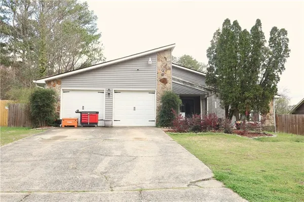 $210,000 | 9396 Forest Knoll Drive, Jonesboro, GA 30238
