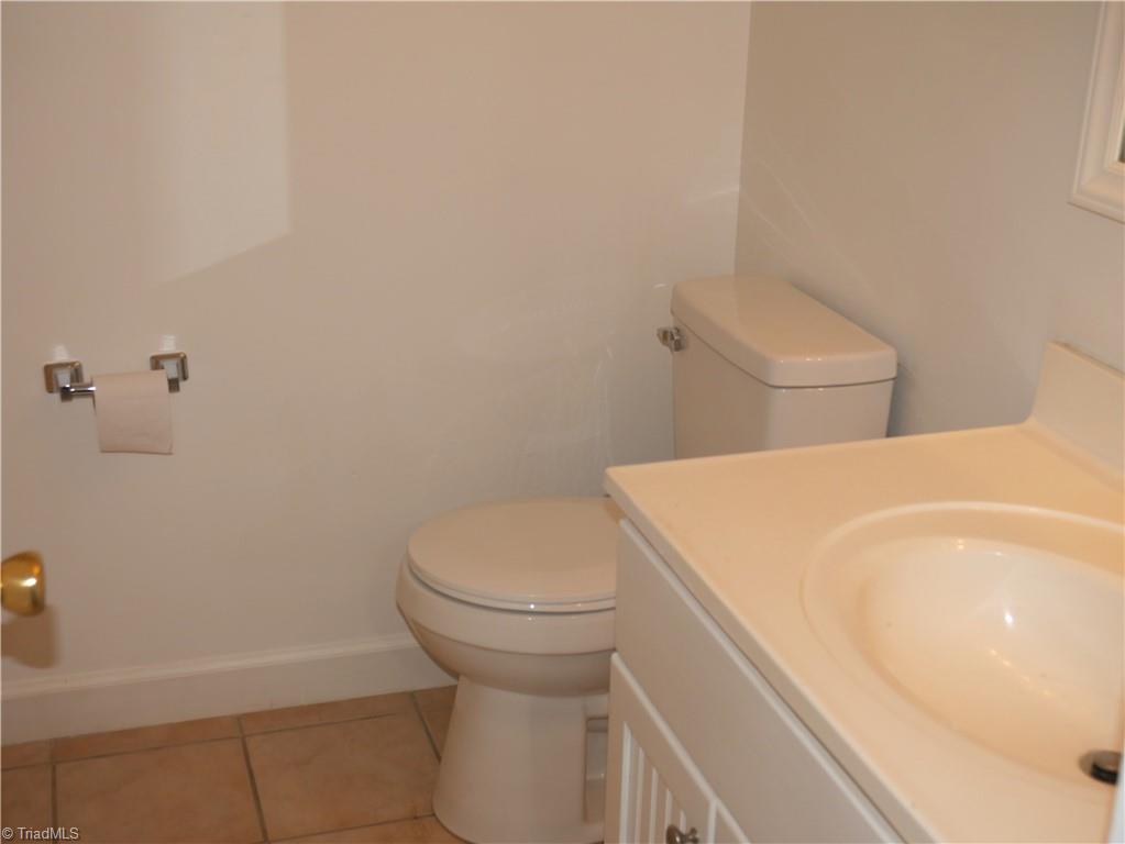 329 Ridgecrest Drive King, NC 27021 - Photo 13 of 15 Full Bath