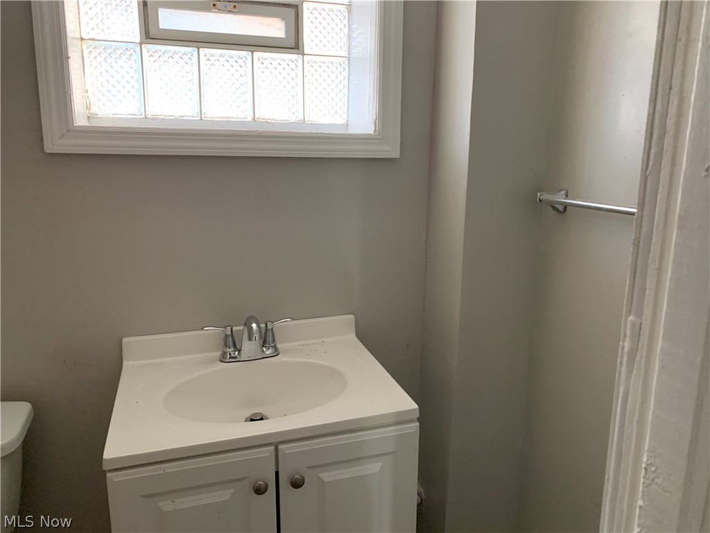 3390 Sylvanhurst Road Cleveland Heights, OH 44112 - Photo 13 of 16
