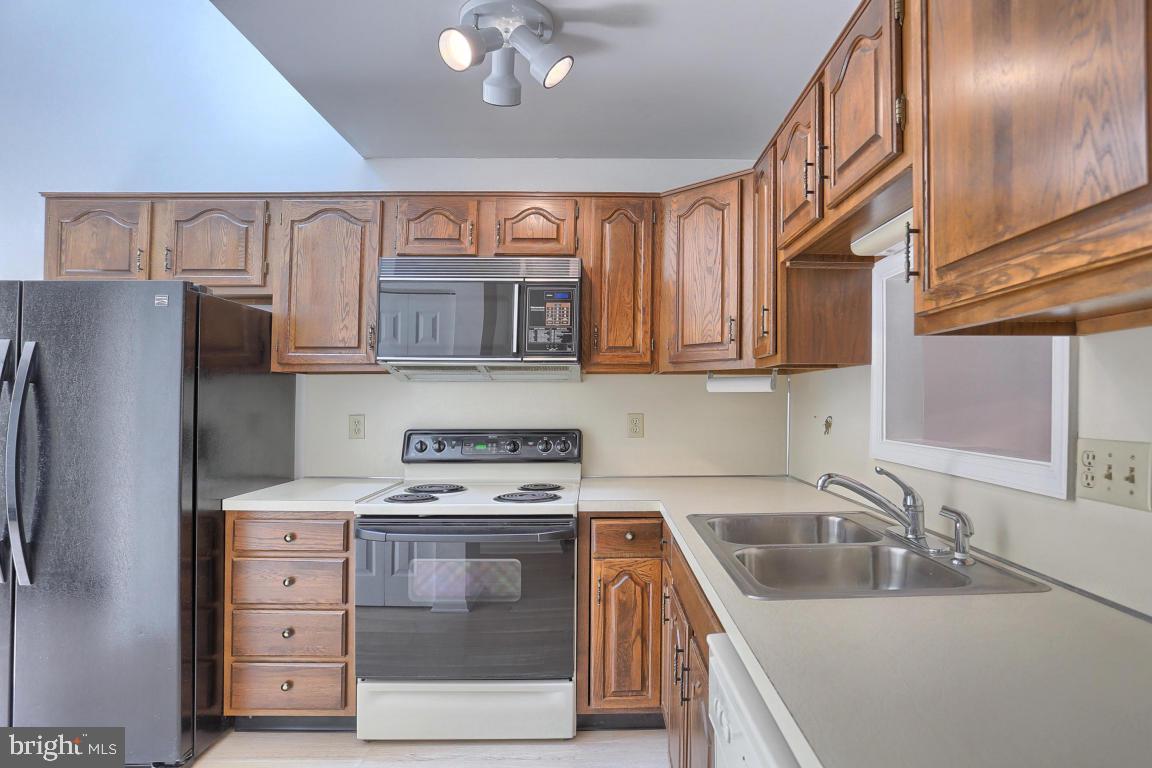 27 Spring Walk Court Lancaster, PA 17601 - Photo 18 of 33 Gallery Image 18