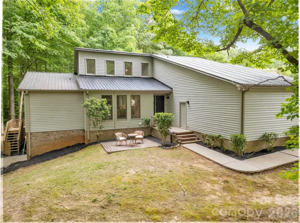 $400,000 | 128 Spencer Woods Drive, Dallas, NC 28034