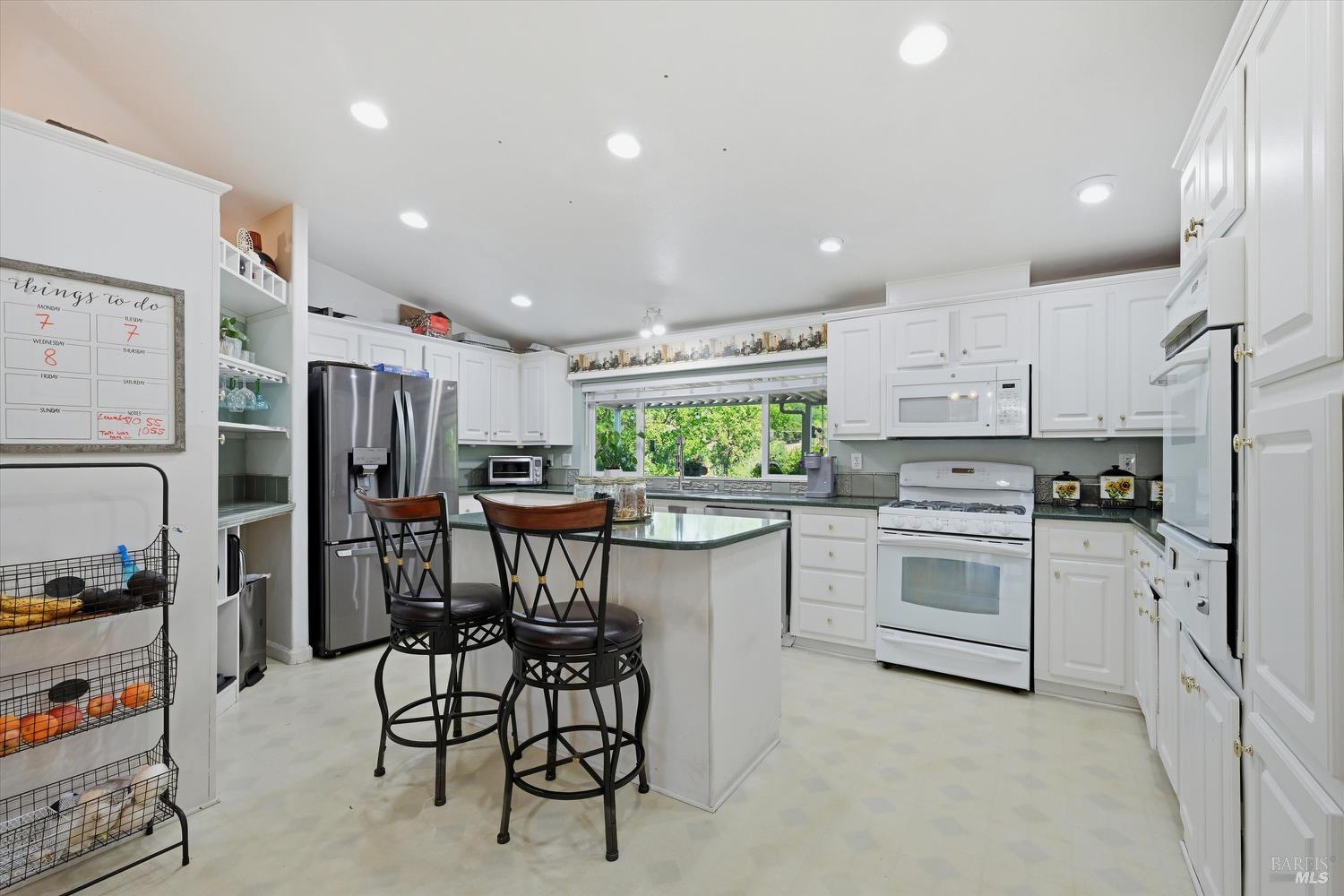 4801 North State Street, Unit 10 Ukiah, CA 95482 - Photo 4 of 23