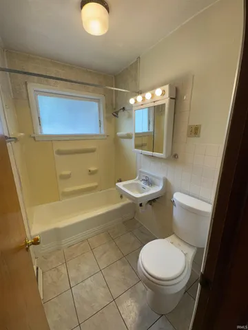 $1,500 | 1906 East Maxwell Lane, Bloomington, IN 47401