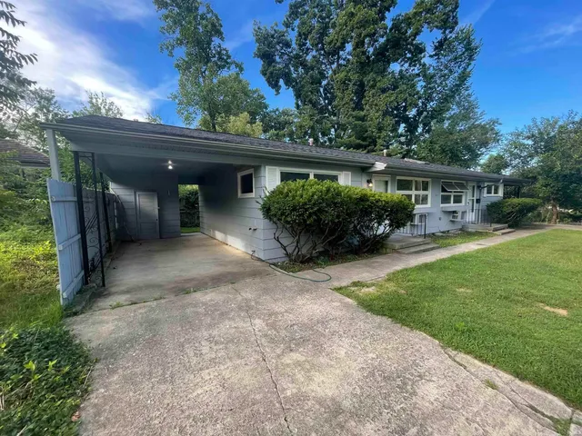 $1,500 | 1906 East Maxwell Lane, Bloomington, IN 47401