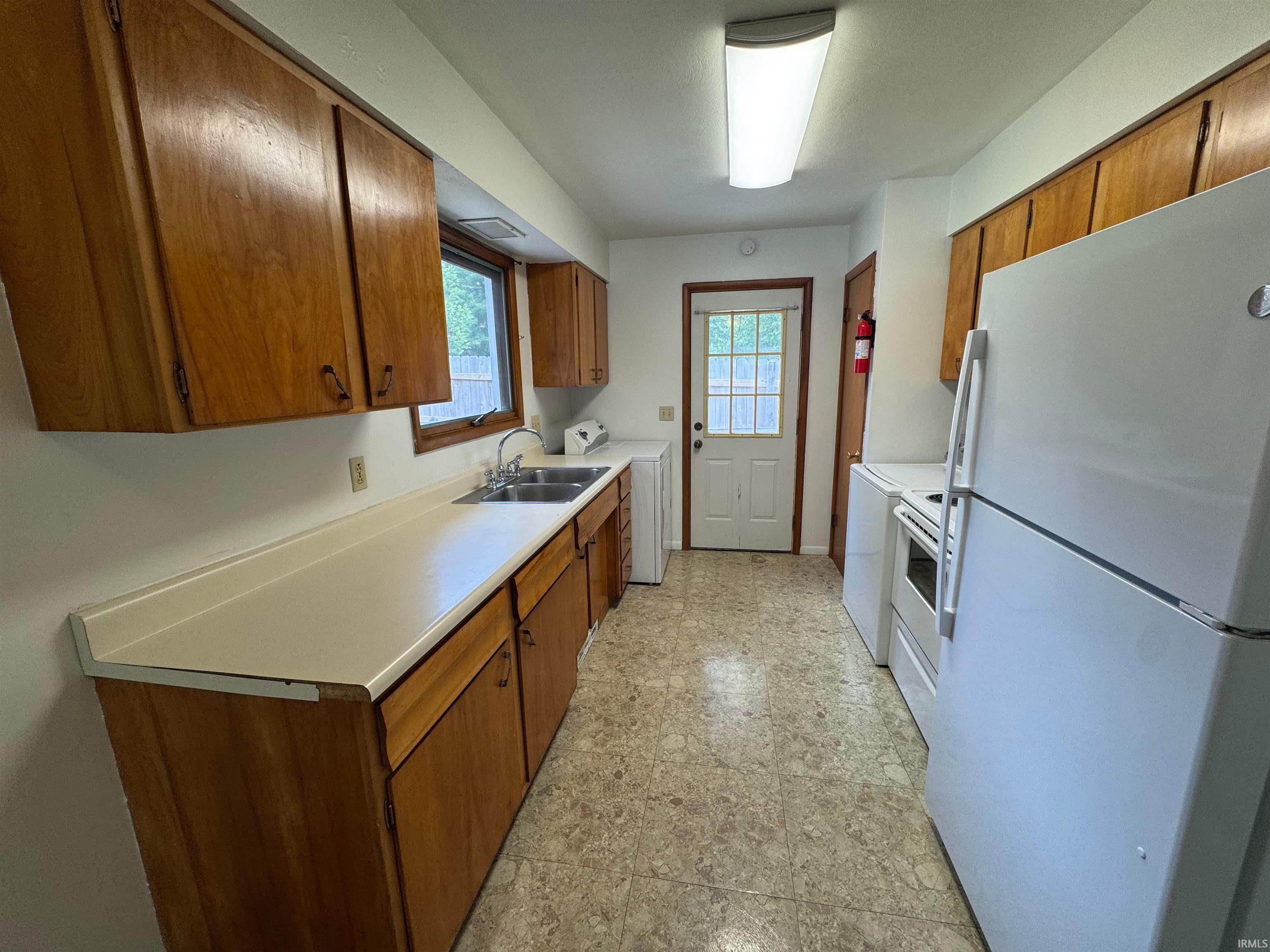 1906 East Maxwell Lane Bloomington, IN 47401 - Photo 6 of 18