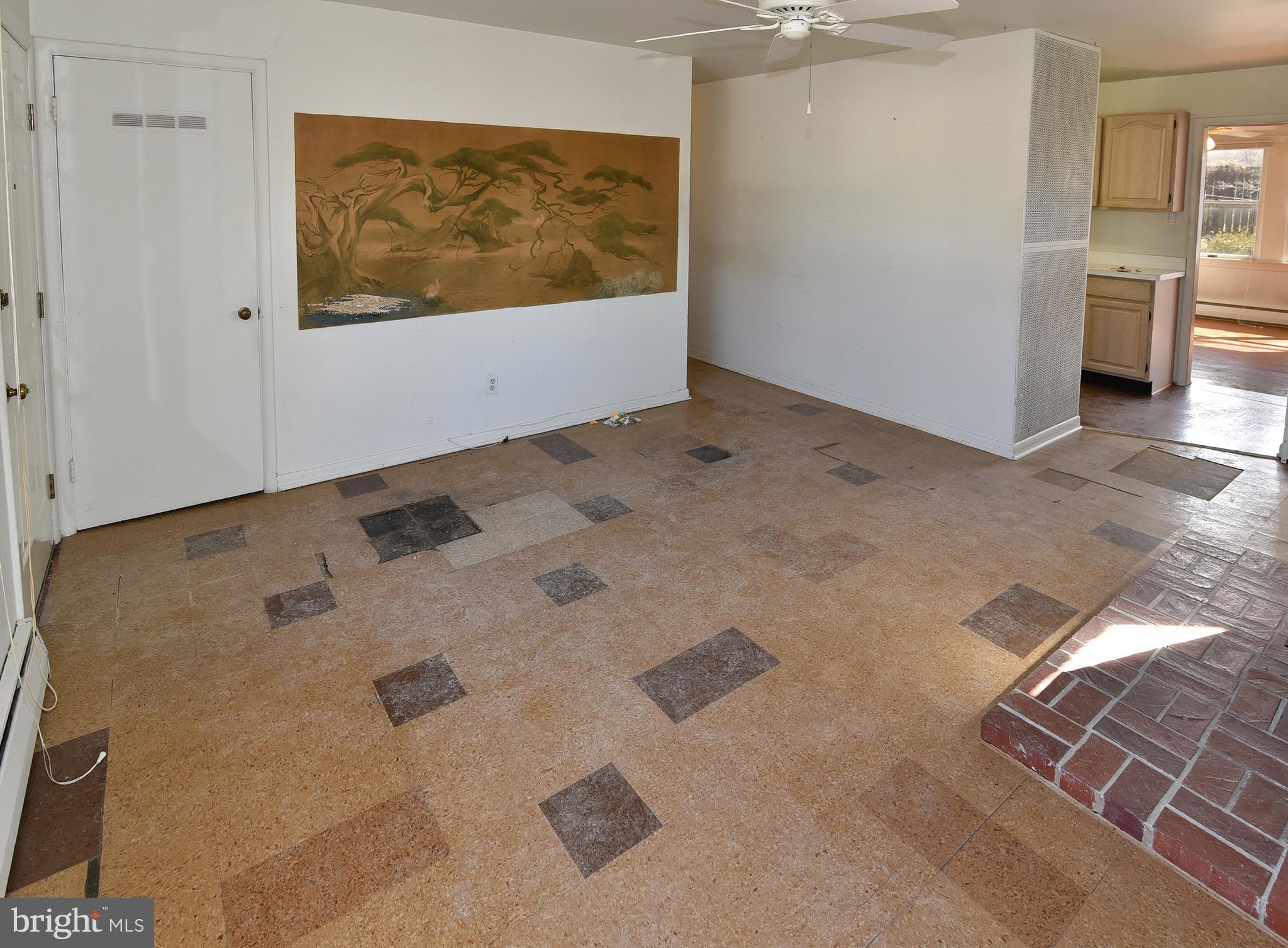 108 Roselawn Road Annapolis, MD 21403 - Photo 6 of 43 Open to kitchen and family room