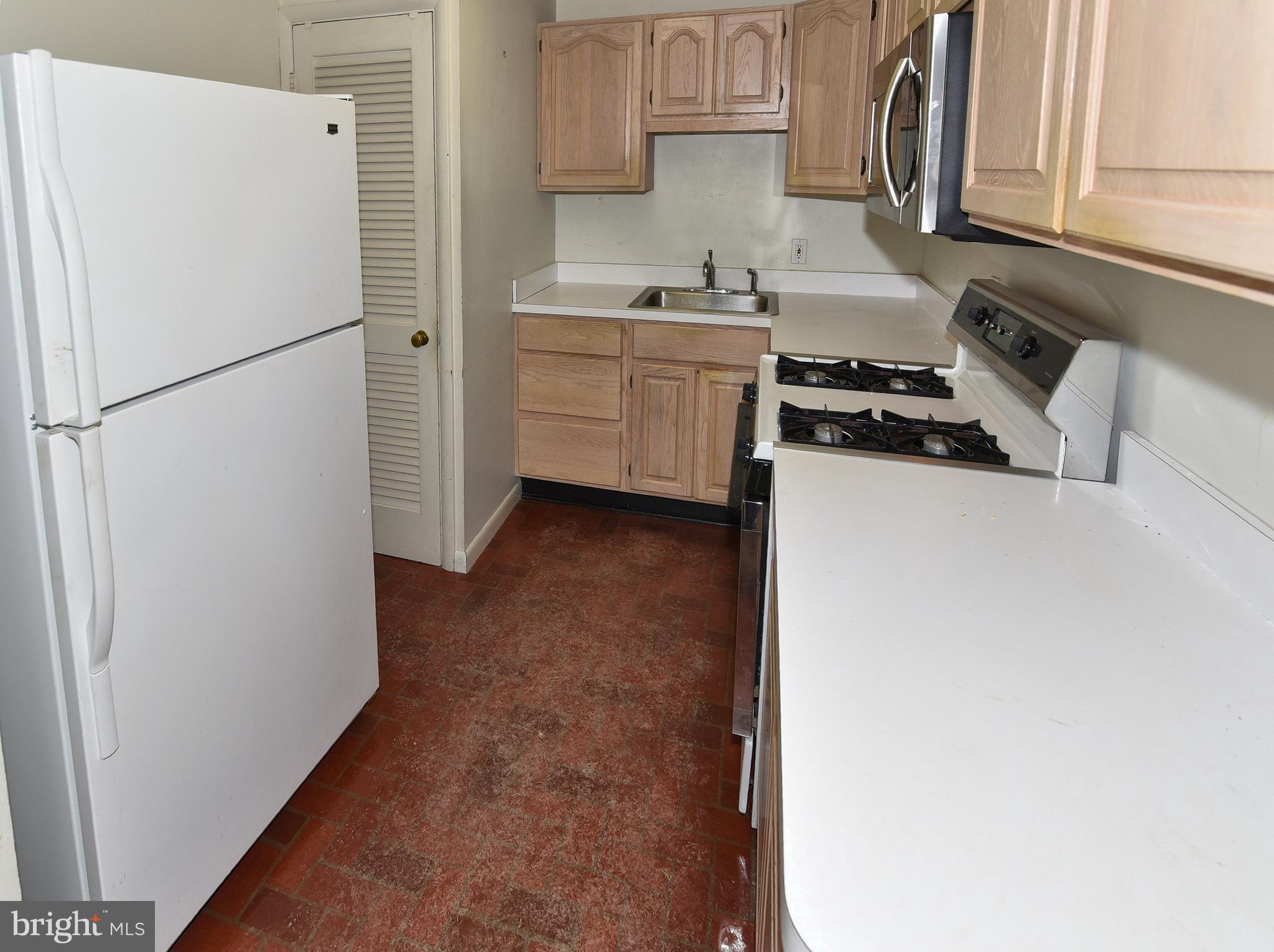 108 Roselawn Road Annapolis, MD 21403 - Photo 8 of 43 Put your touches on this kitchen