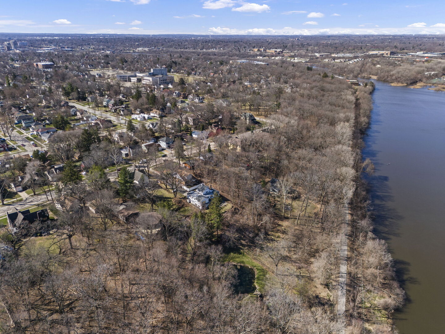 362 1/2 River Bluff Road Elgin, IL 60120 - Photo 37 of 49 Gallery Image 37
