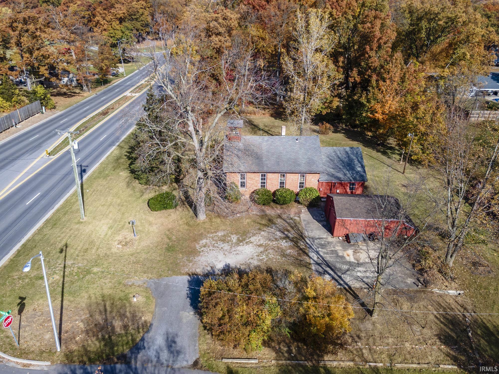 8126 Coldwater Road Fort Wayne, IN 46825 - Photo 4 of 36