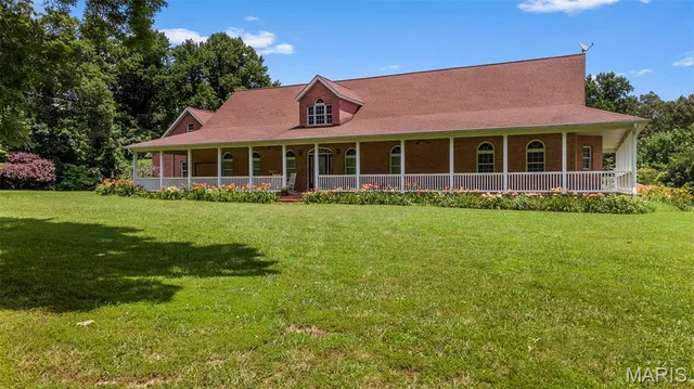 $799,000 | 112 Park Road, Benton, MO 63736