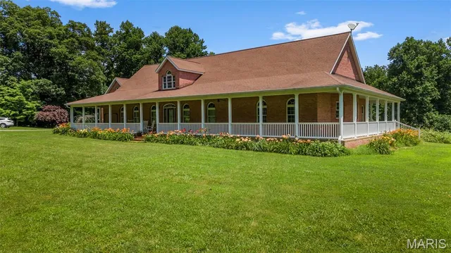 $799,000 | 112 Park Road, Benton, MO 63736