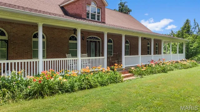 $799,000 | 112 Park Road, Benton, MO 63736