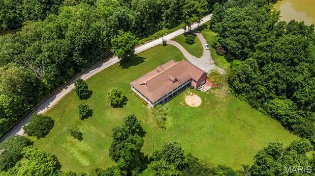 $799,000 | 112 Park Road, Benton, MO 63736