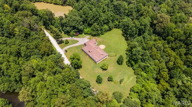 $799,000 | 112 Park Road, Benton, MO 63736