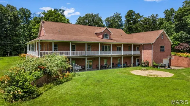 $799,000 | 112 Park Road, Benton, MO 63736