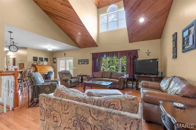 $799,000 | 112 Park Road, Benton, MO 63736