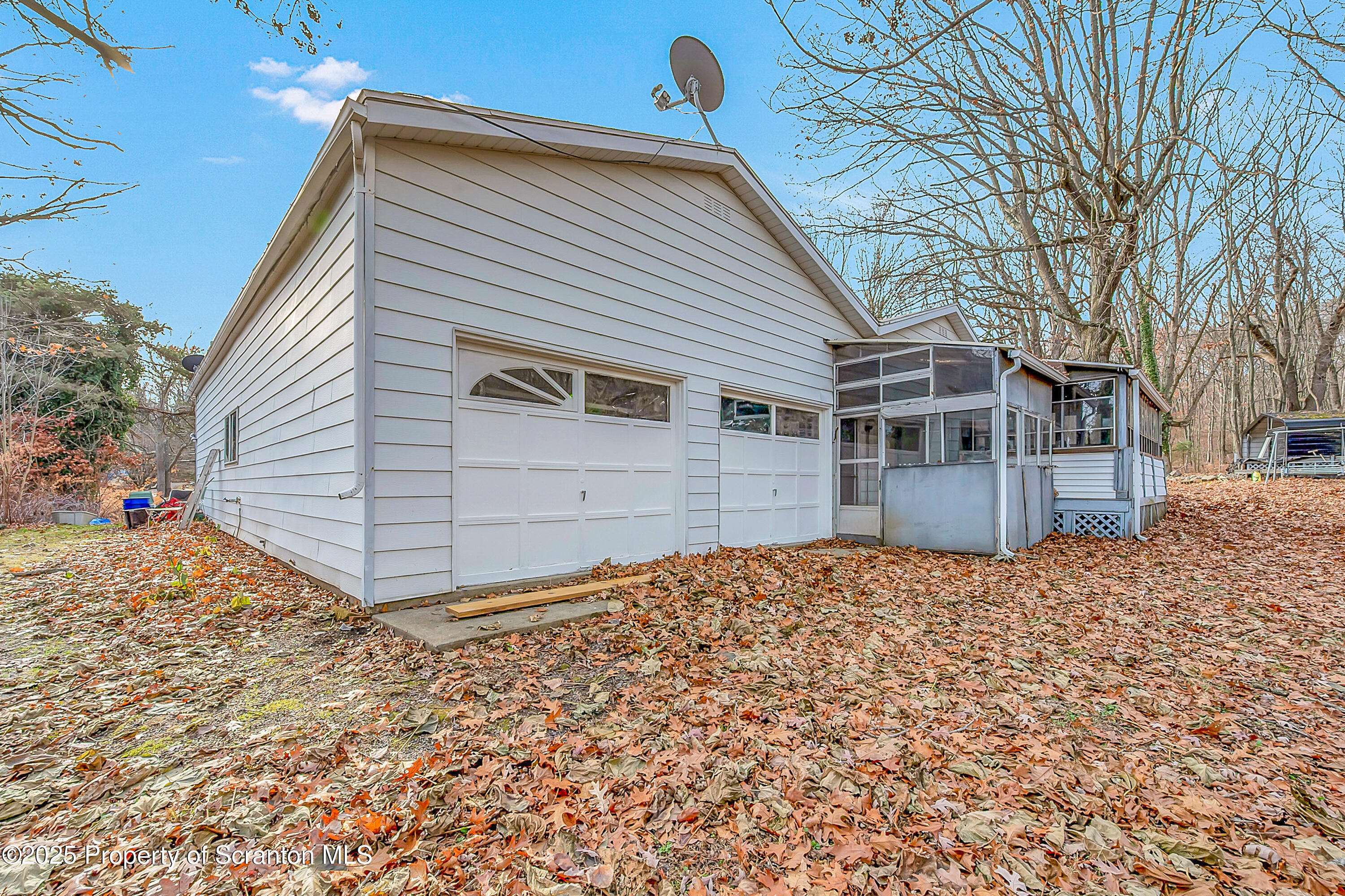 10 Bald Mt Road Clarks Summit, PA 18411 - Photo 5 of 42 a backyard of a house