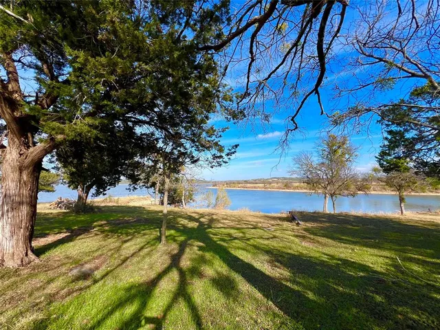 $1,078,000 | 105 Breding Road, Graford, TX 76449