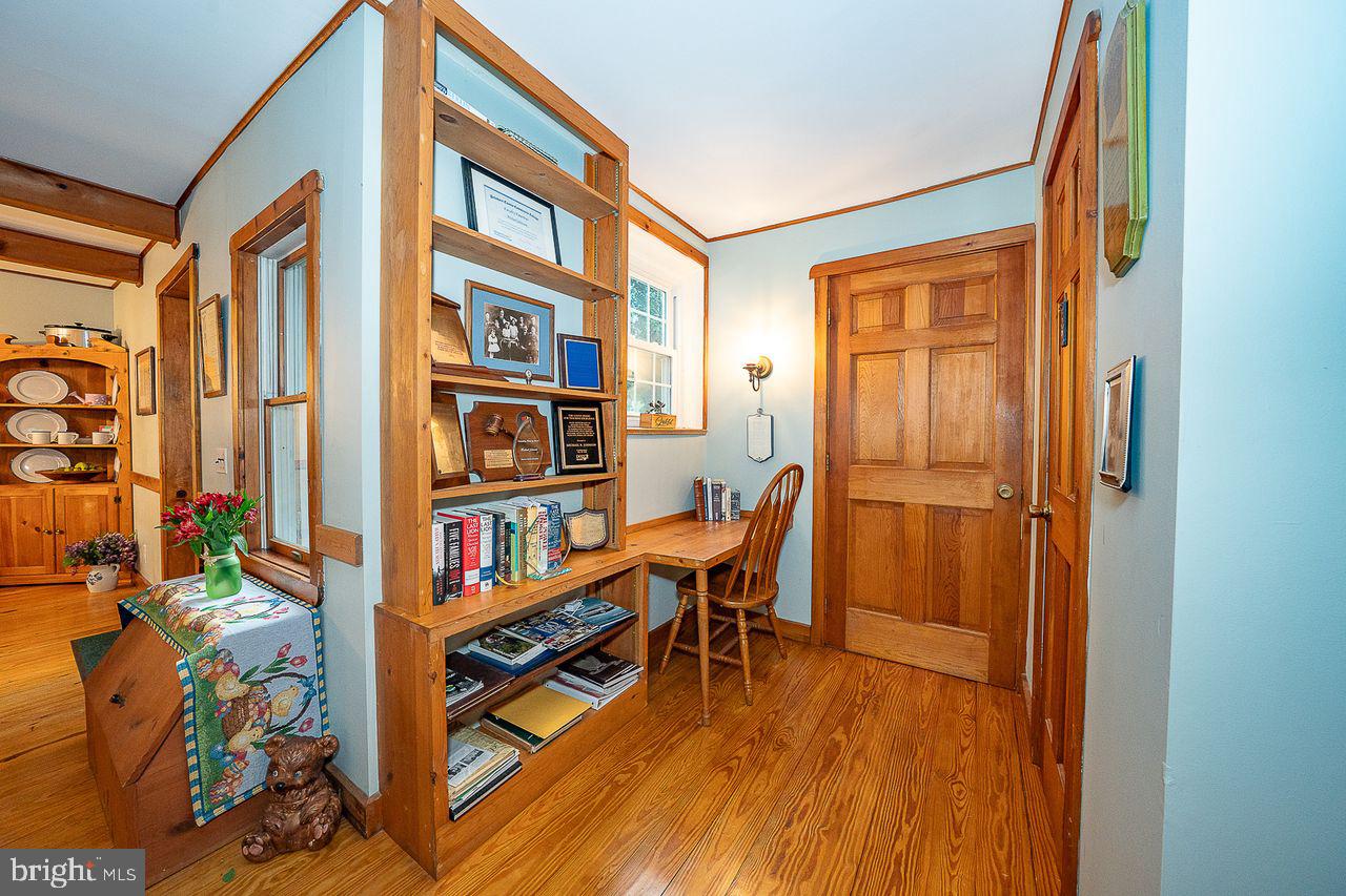 212 Brock Road Springfield, PA 19064 - Photo 13 of 43 Built in Work Space