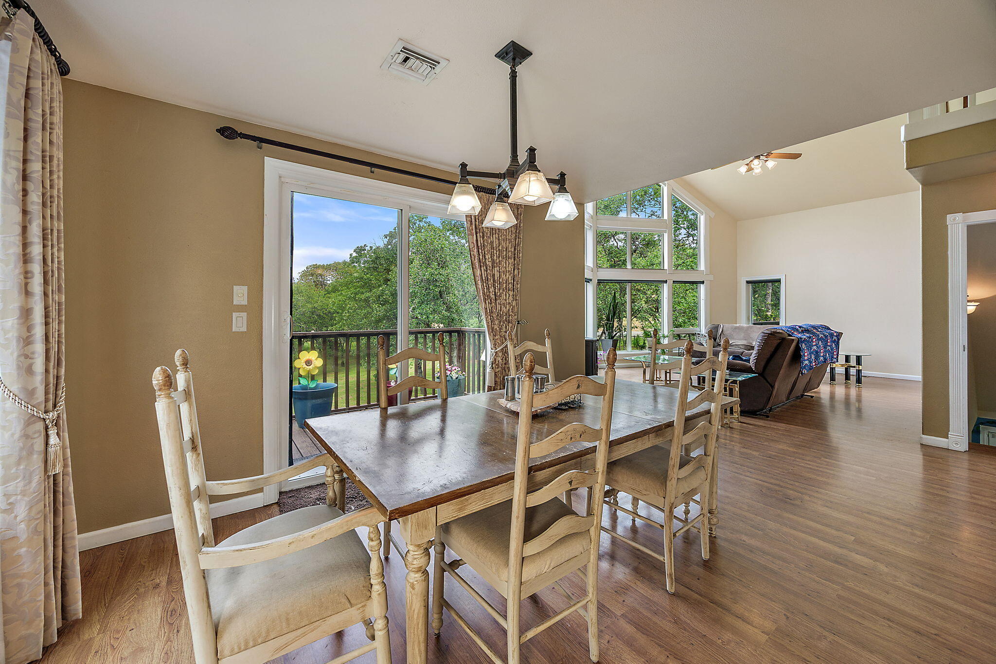 4291 Pioneer Road Medford, OR 97501 - Photo 10 of 64 PR (43)