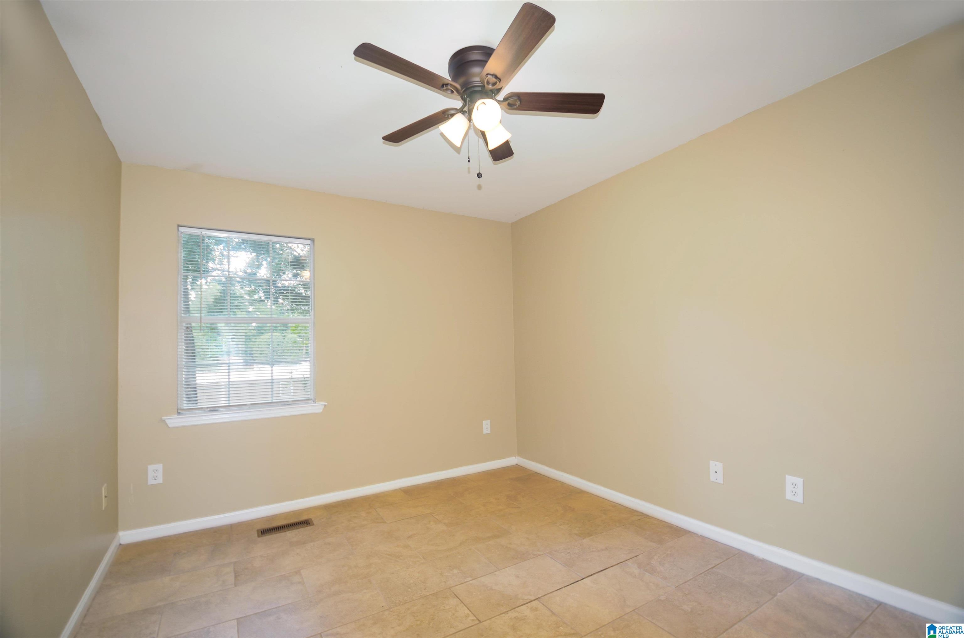 133 Timberleaf Circle Alabaster, AL 35007 - Photo 31 of 37