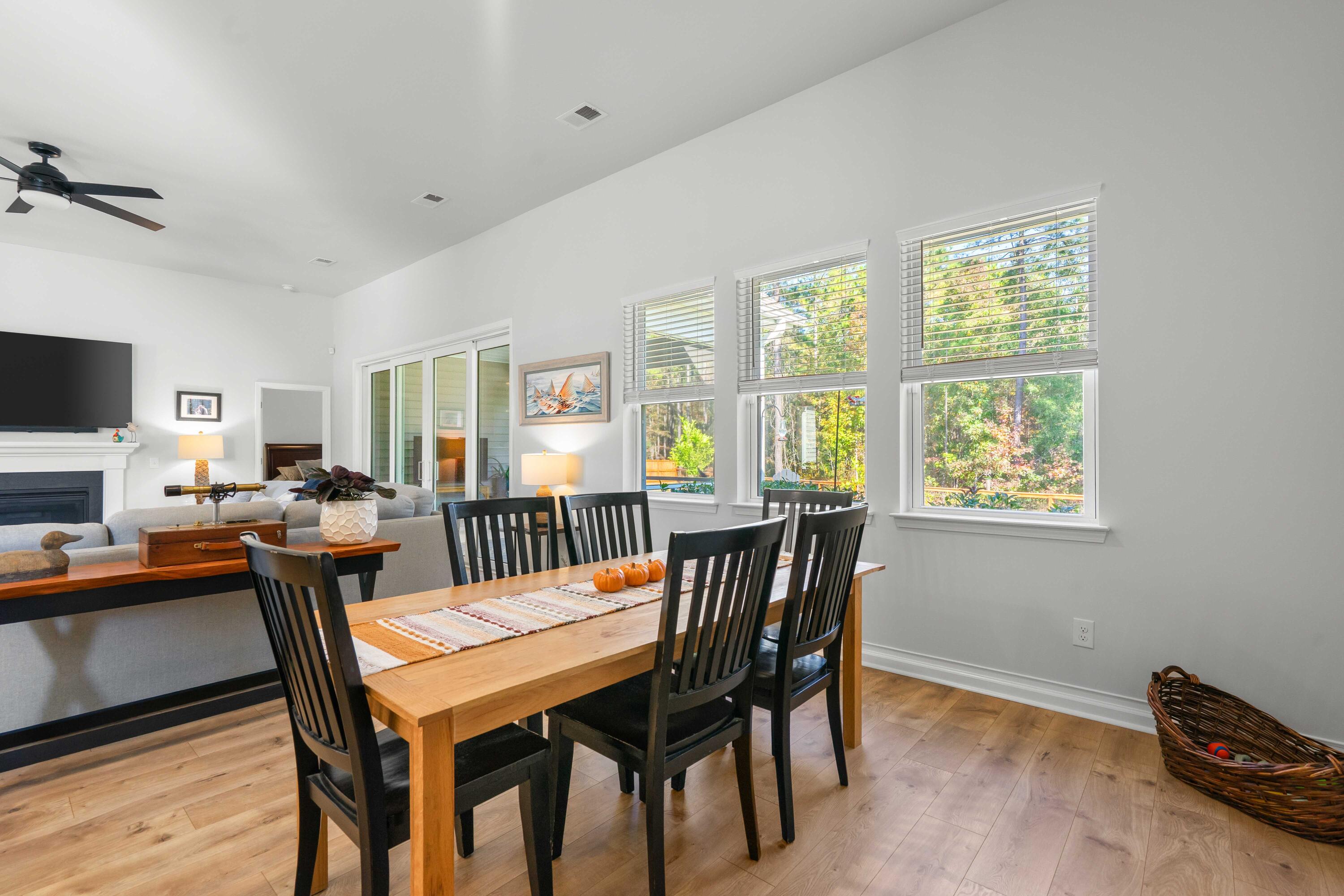 1090 Wading Point Boulevard Huger, SC 29450 - Photo 20 of 63 dining