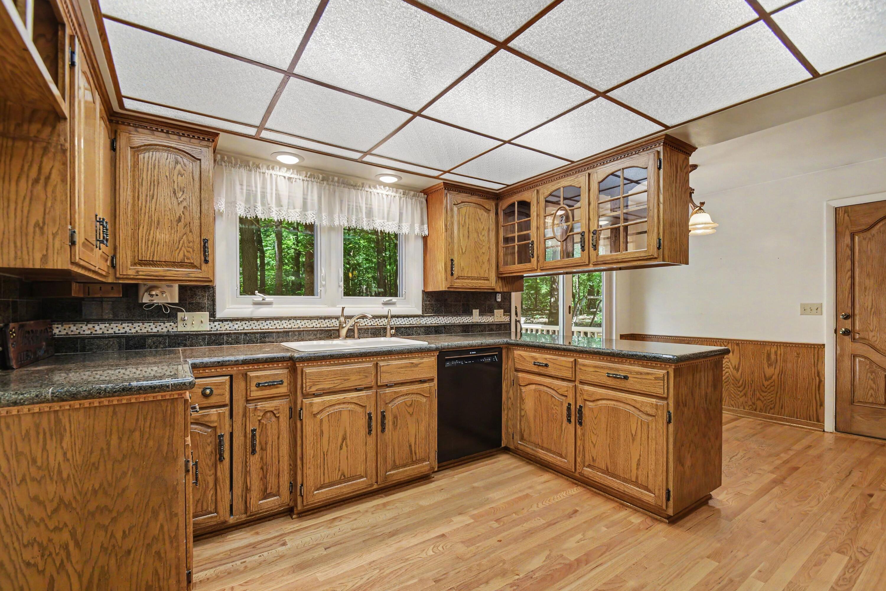 11180 Jones Road Berrien Springs, MI 49103 - Photo 11 of 41 009_file_7385