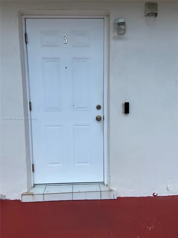 a bathroom with a bath tub