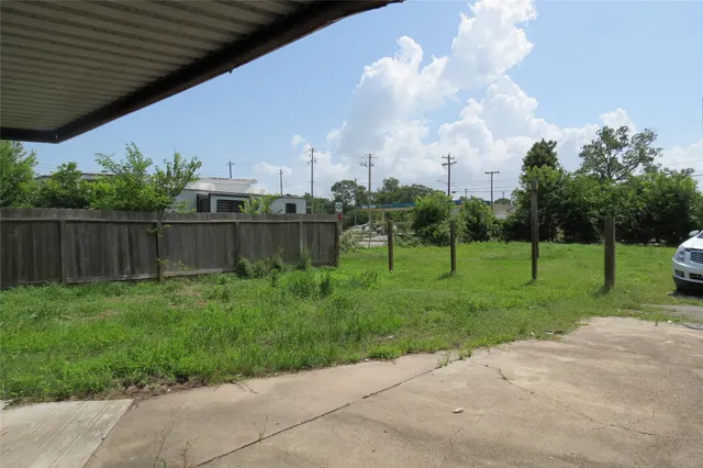 $1,550 | 7949 Lockwood Drive, Houston, TX 77016