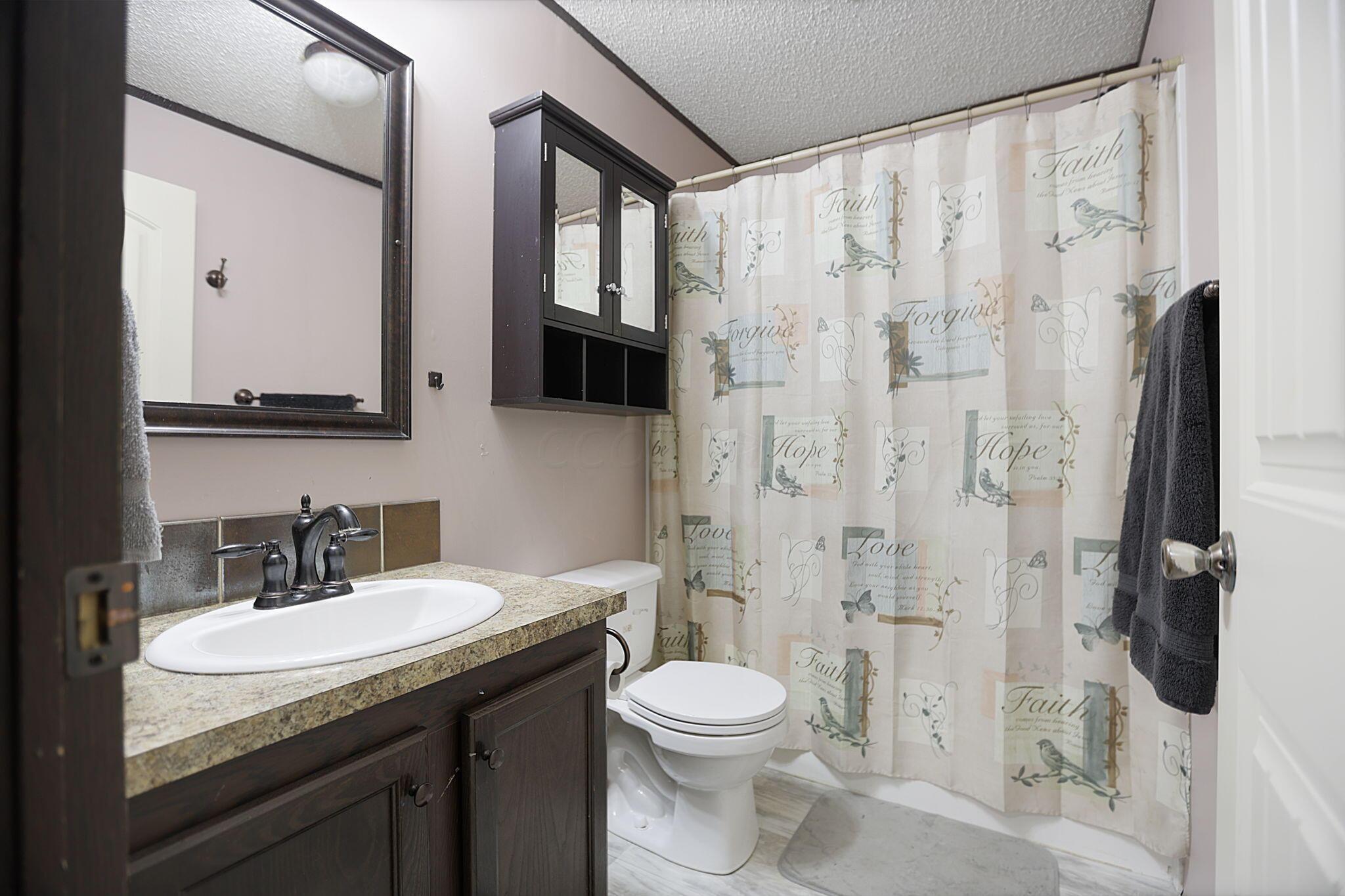 4015 Leffler Road Roseville, OH 43777 - Photo 33 of 93 Bathroom #1
